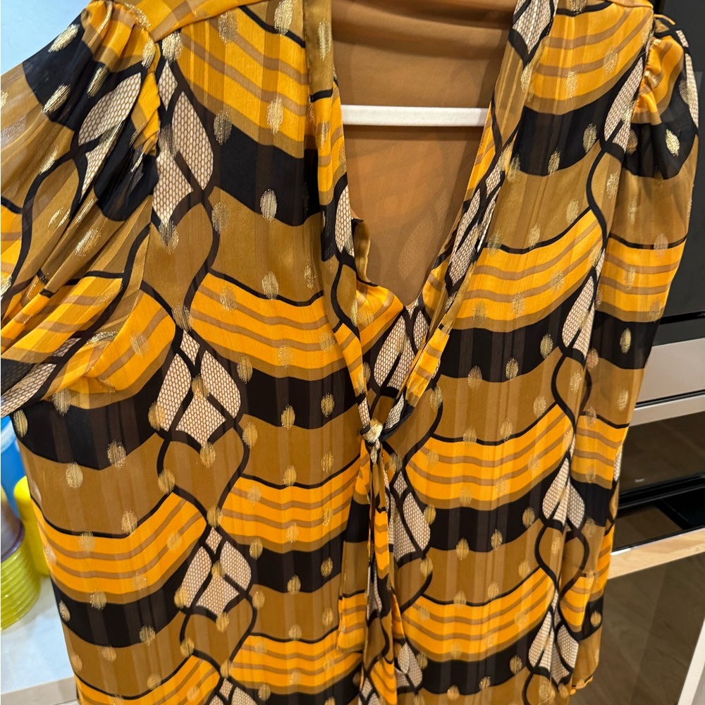 Yellow black gold